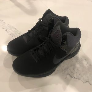 Men’s Nike Air Vis Pro 6 Size 9